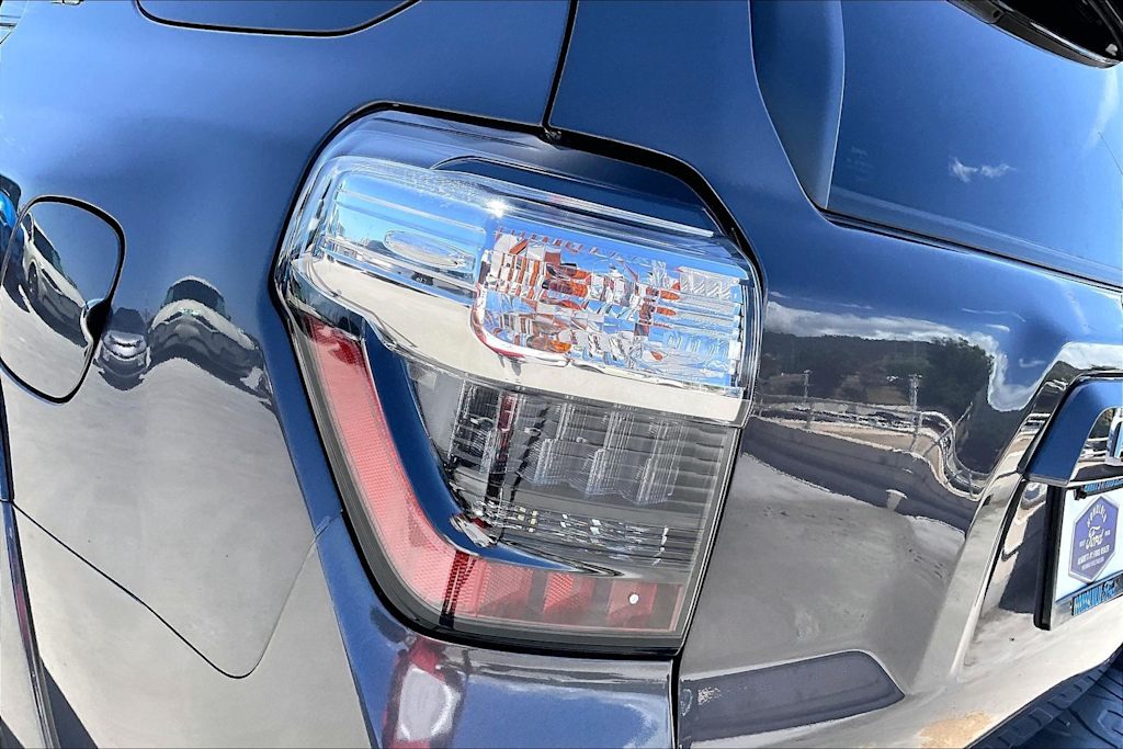 Thumbnail: 2021 Toyota 4Runner - 32