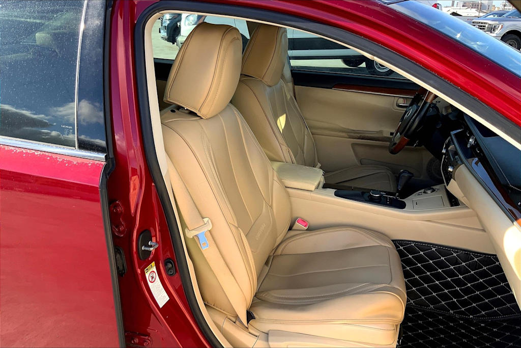 Thumbnail: 2014 Lexus ES - 12
