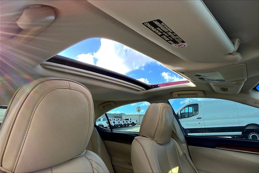 Thumbnail: 2014 Lexus ES - 30