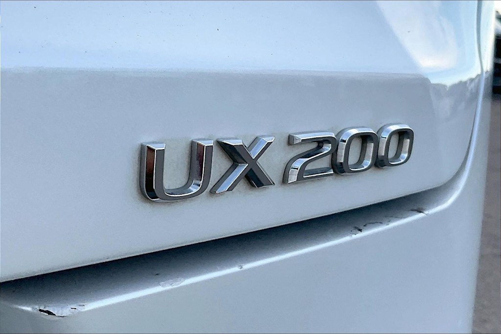 Thumbnail: 2021 Lexus UX - 7