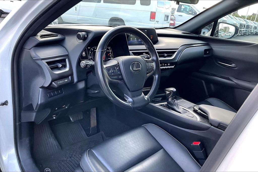 Thumbnail: 2021 Lexus UX - 2