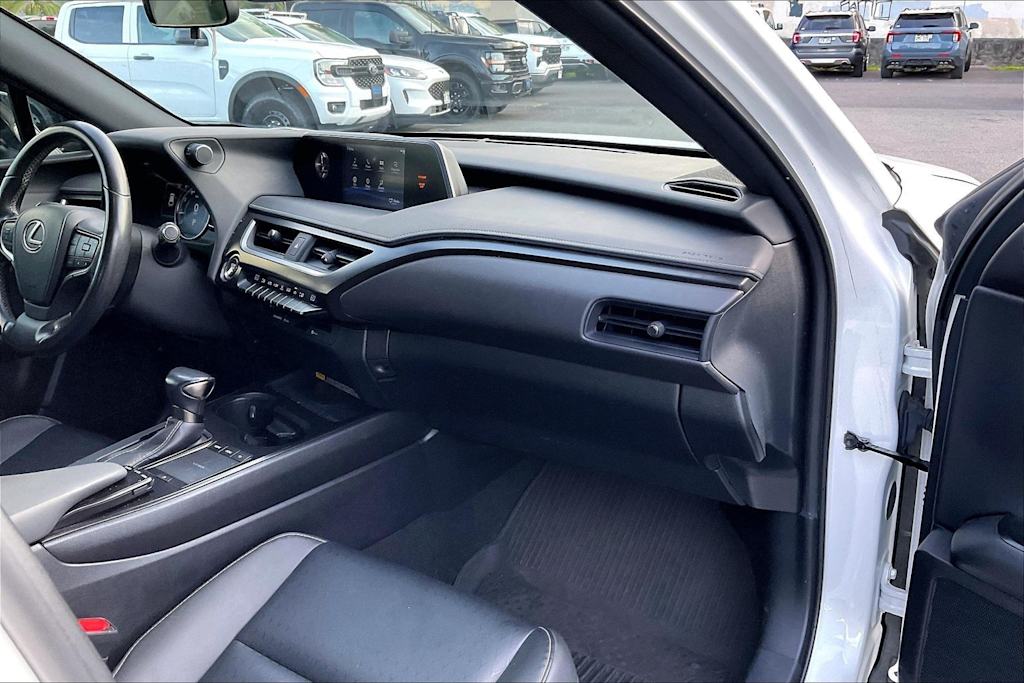 Thumbnail: 2021 Lexus UX - 24