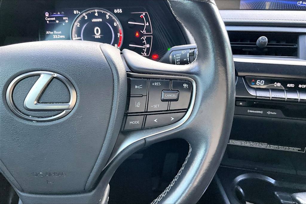 Thumbnail: 2021 Lexus UX - 26