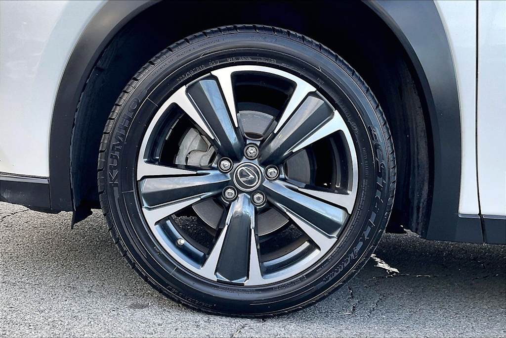 Thumbnail: 2021 Lexus UX - 8