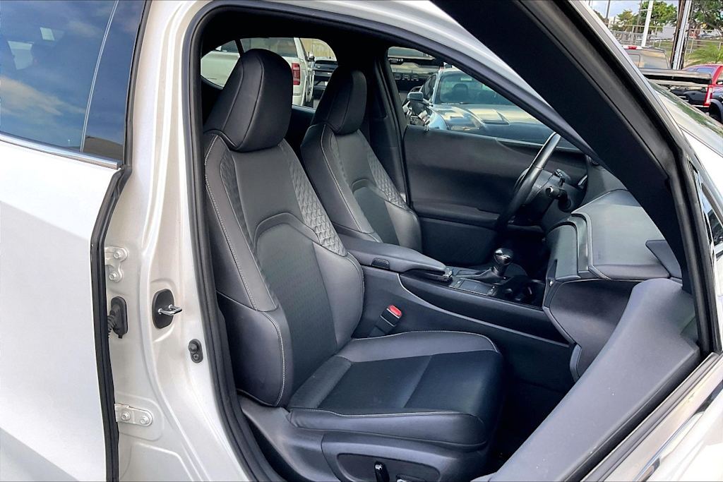 Thumbnail: 2021 Lexus UX - 12