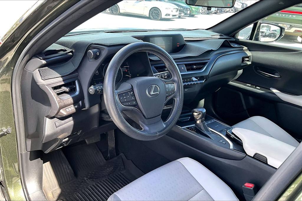 Thumbnail: 2019 Lexus UX - 2