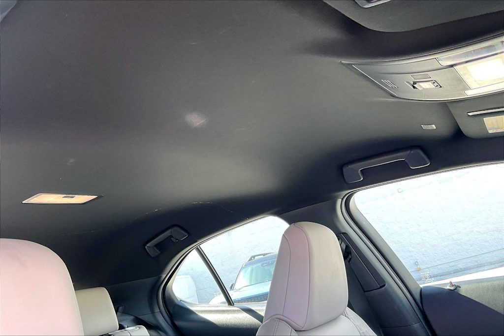 Thumbnail: 2019 Lexus UX - 30