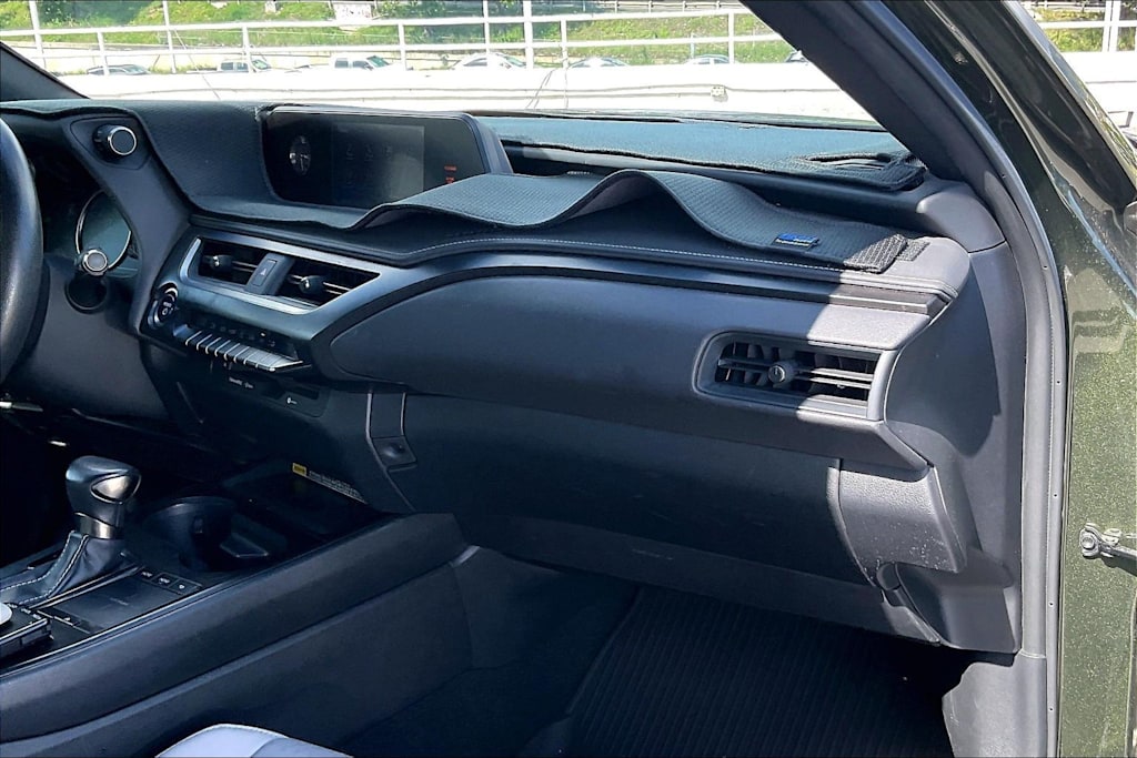 Thumbnail: 2019 Lexus UX - 24