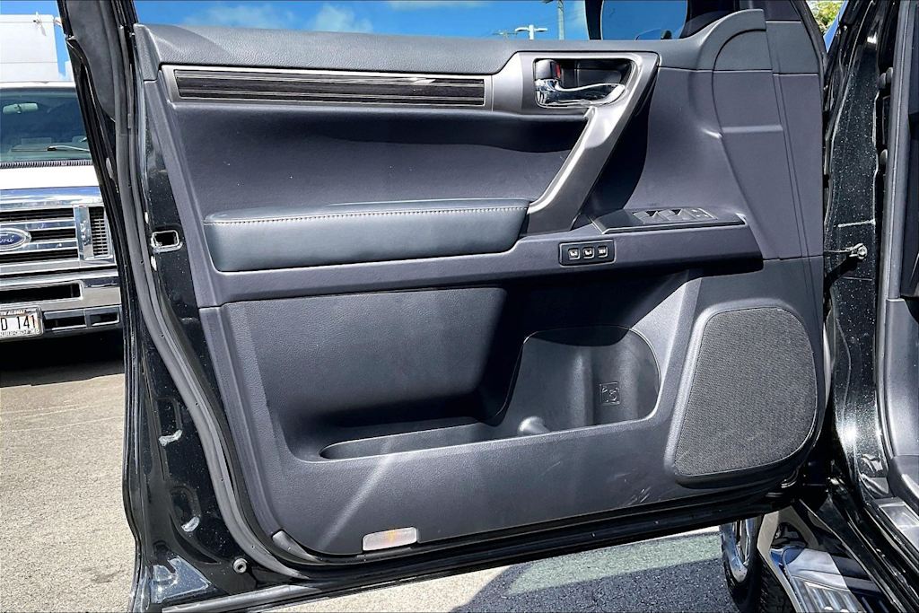 Thumbnail: 2023 Lexus GX - 27