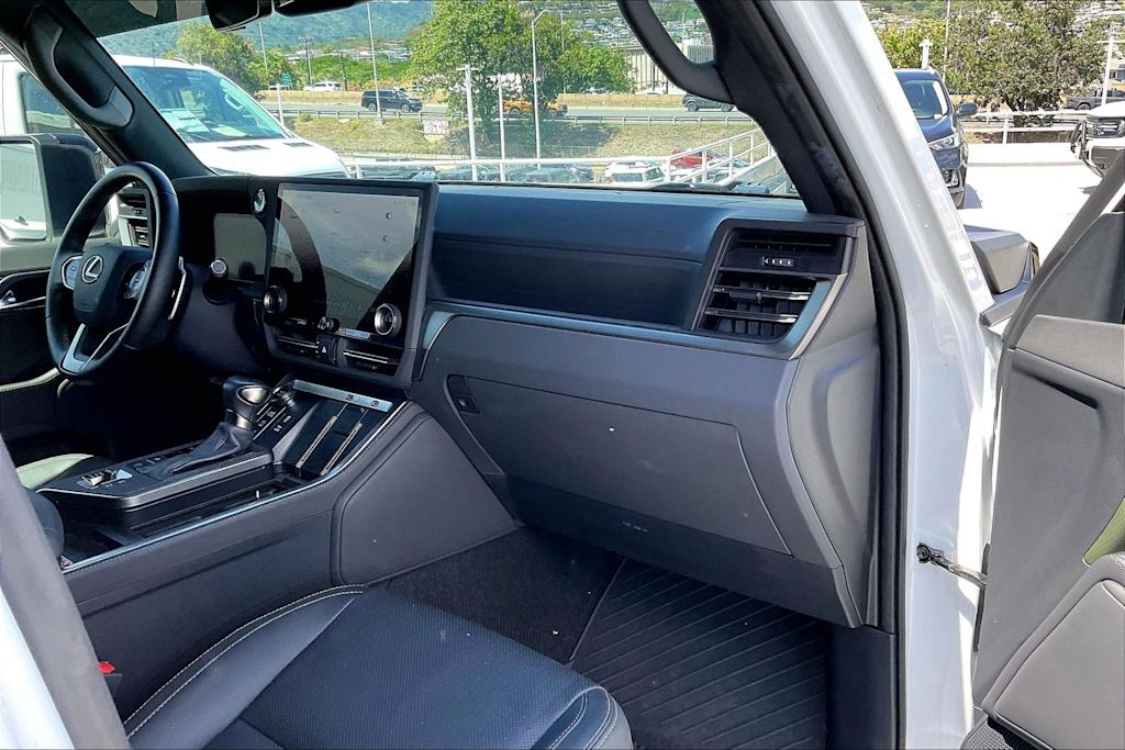 Thumbnail: 2024 Lexus ES - 23