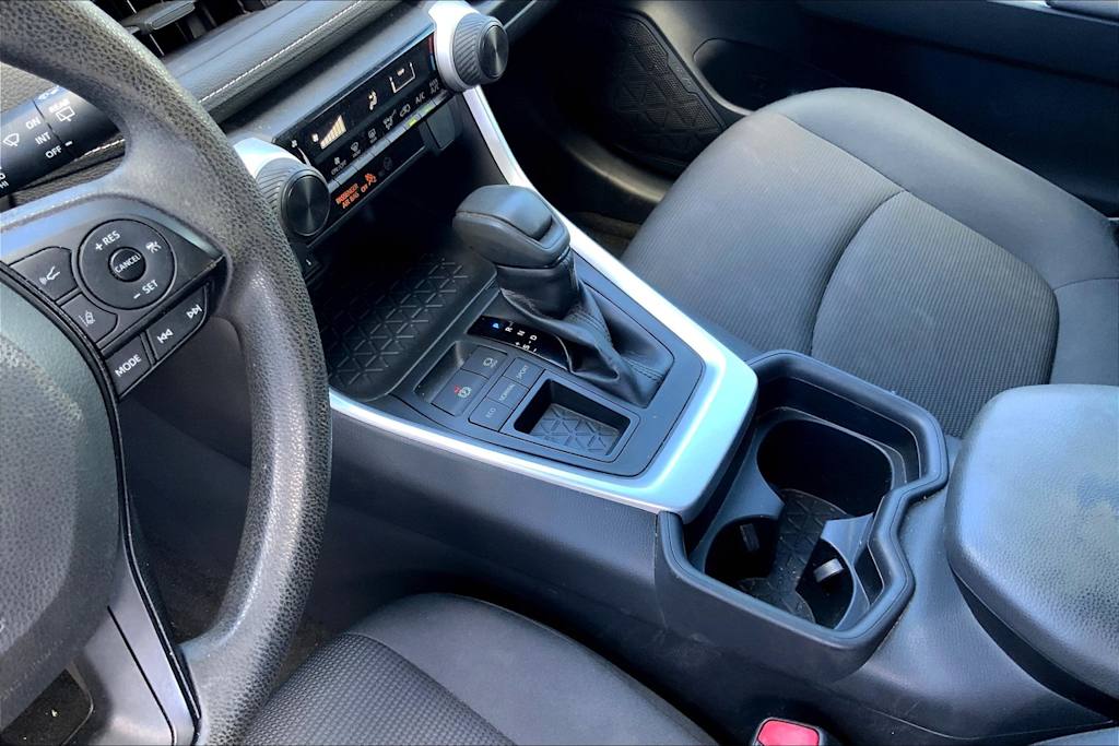 Thumbnail: 2019 Toyota RAV4 - 16