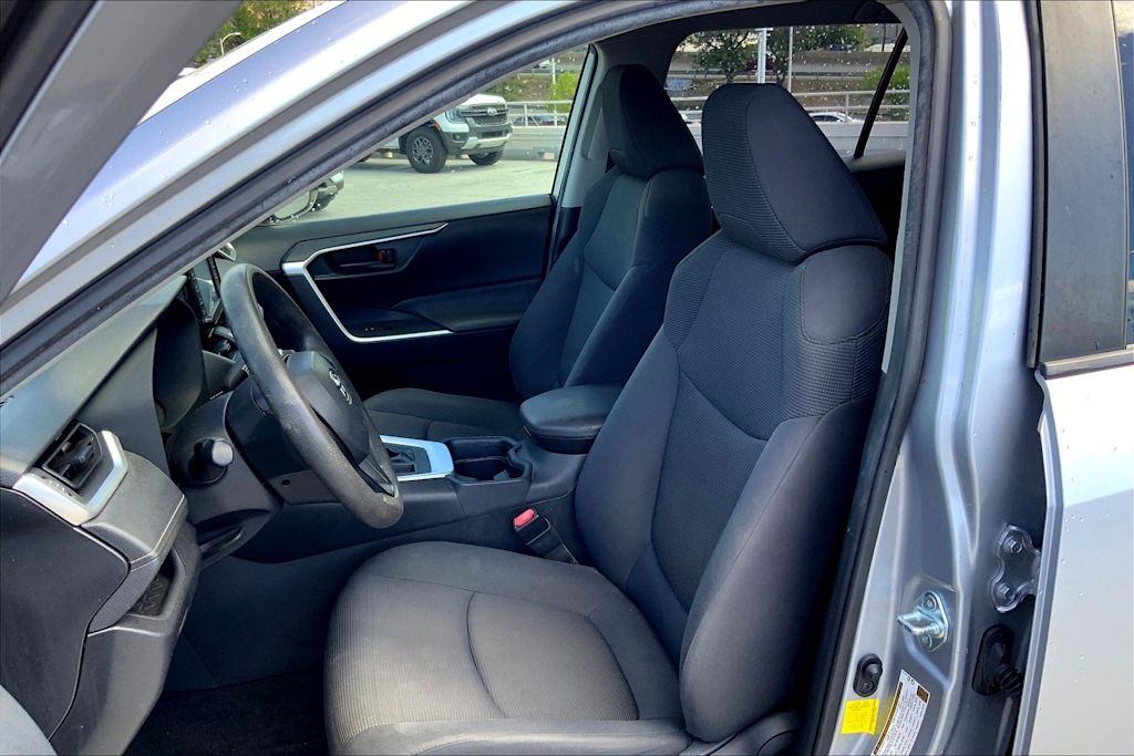 Thumbnail: 2019 Toyota RAV4 - 11