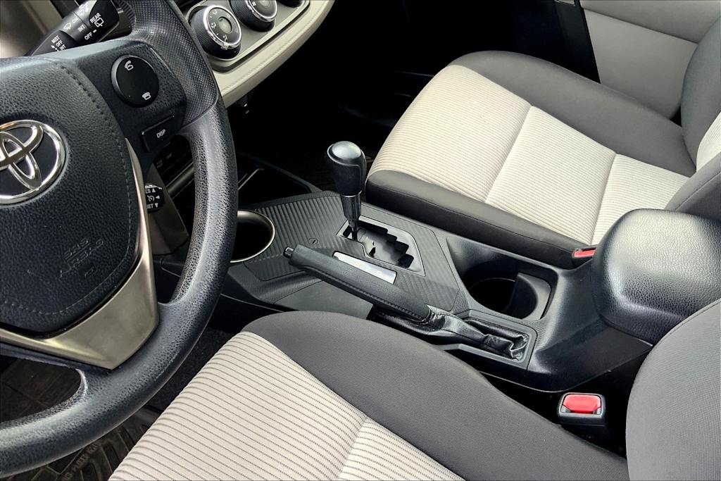 Thumbnail: 2013 Toyota RAV4 - 16