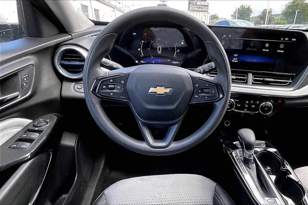 Thumbnail: 2025 Chevrolet Trax - 14