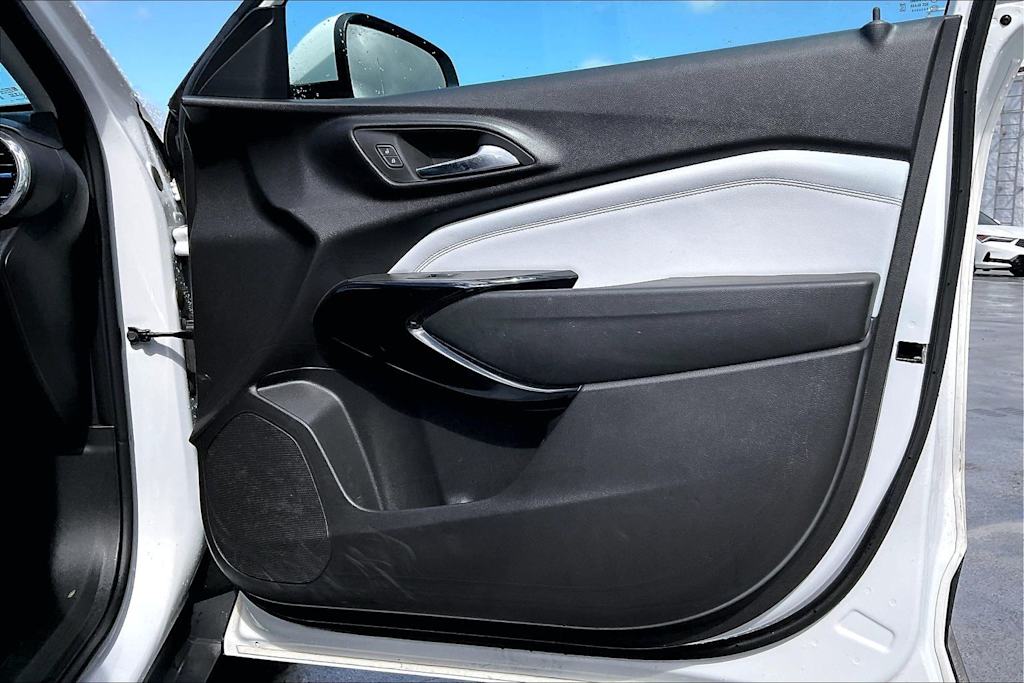 Thumbnail: 2025 Chevrolet Trax - 29