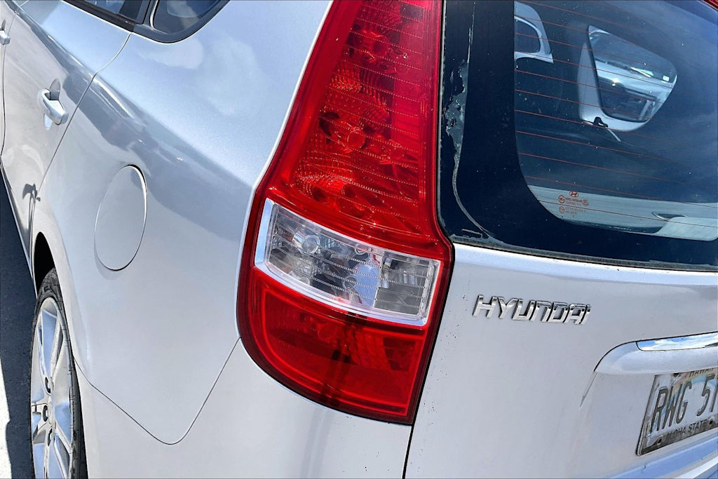 Thumbnail: 2012 Hyundai Elantra - 32
