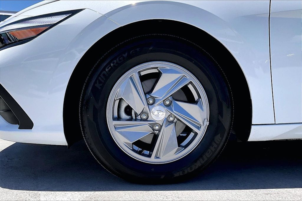 Thumbnail: 2024 Hyundai Elantra - 7