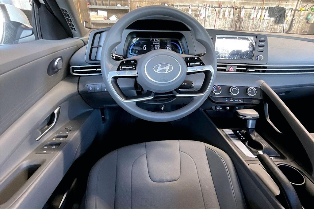 Thumbnail: 2024 Hyundai Elantra - 13