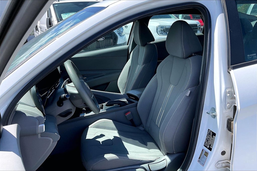 Thumbnail: 2024 Hyundai Elantra - 10