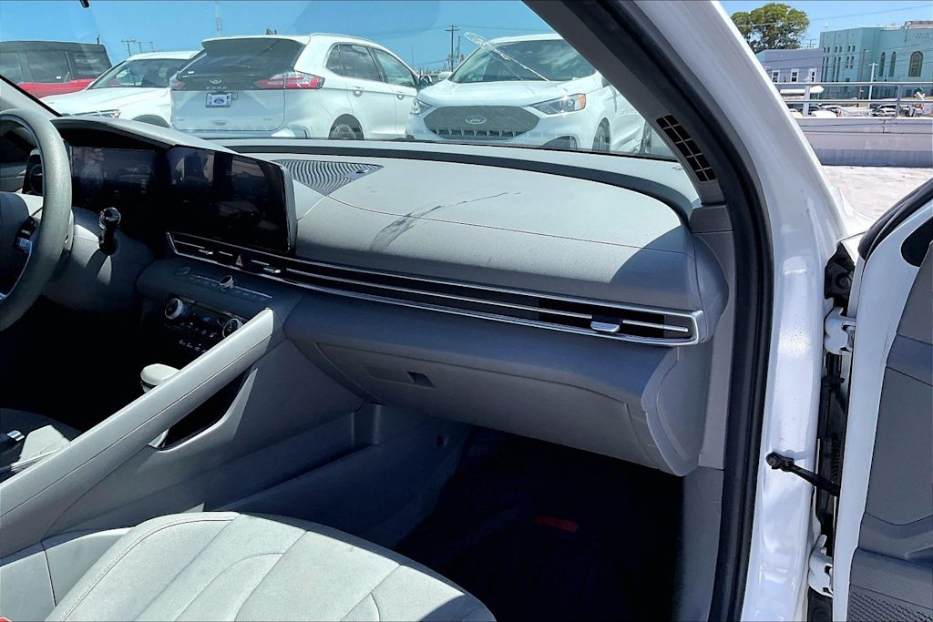 Thumbnail: 2024 Hyundai Elantra - 24