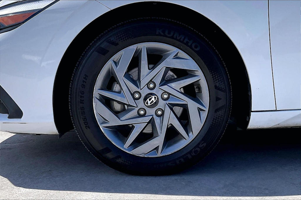 Thumbnail: 2024 Hyundai Elantra - 7