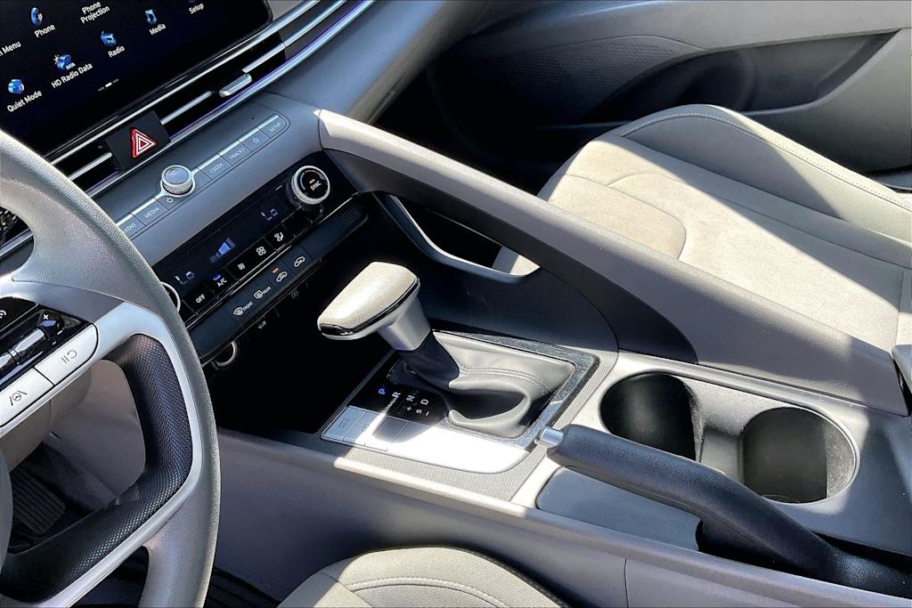 Thumbnail: 2024 Hyundai Elantra - 16