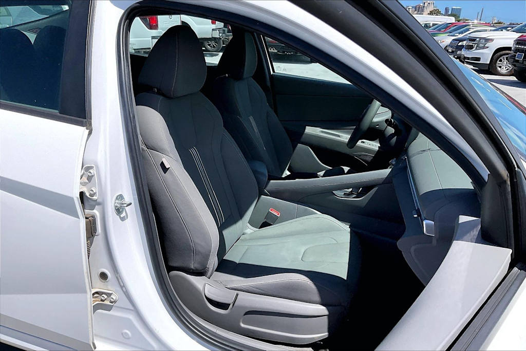 Thumbnail: 2024 Hyundai Elantra - 11