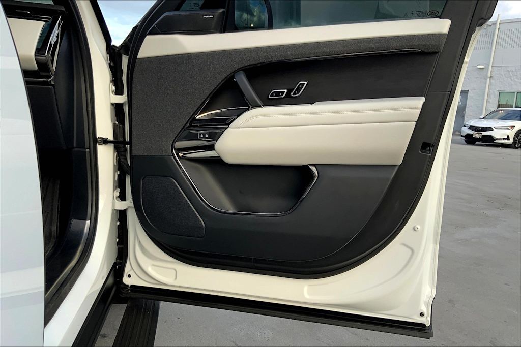 Thumbnail: 2023 Land Rover Range Rover Sport - 28