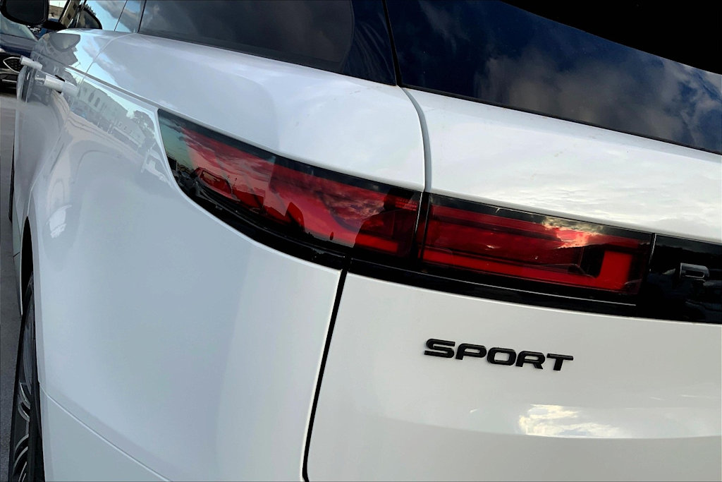 Thumbnail: 2023 Land Rover Range Rover Sport - 32