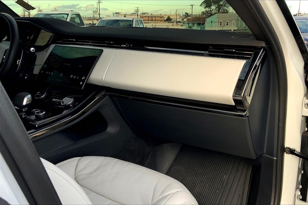 Thumbnail: 2023 Land Rover Range Rover Sport - 23