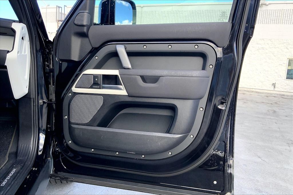 Thumbnail: 2022 Land Rover Defender - 28