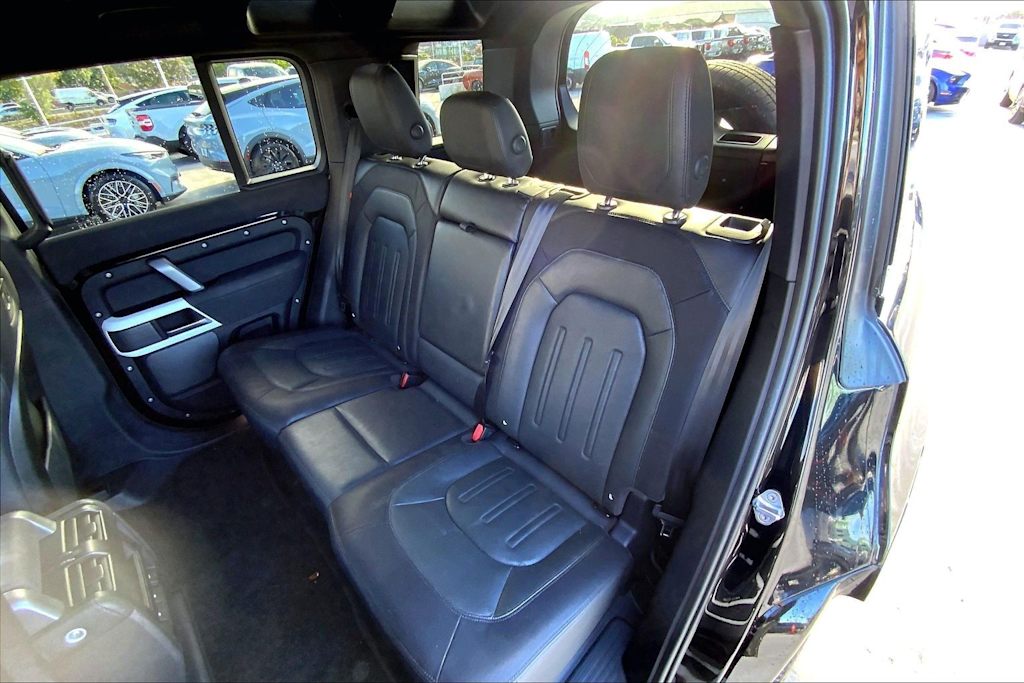 Thumbnail: 2022 Land Rover Defender - 29