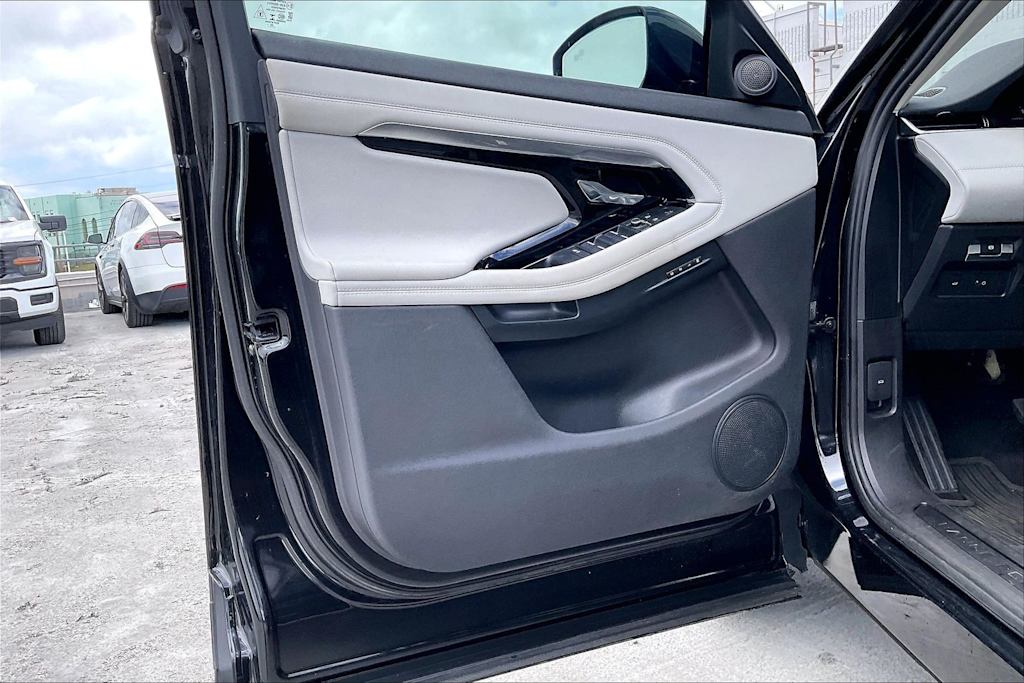 Thumbnail: 2021 Land Rover Range Rover Evoque - 26