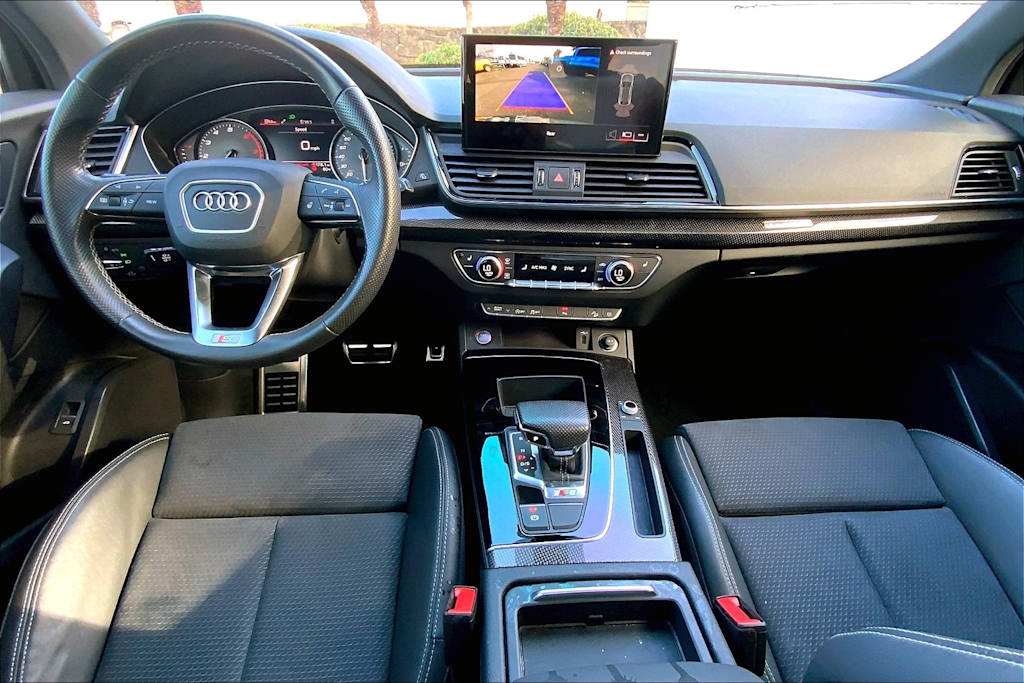 Thumbnail: 2022 Audi SQ5 - 10