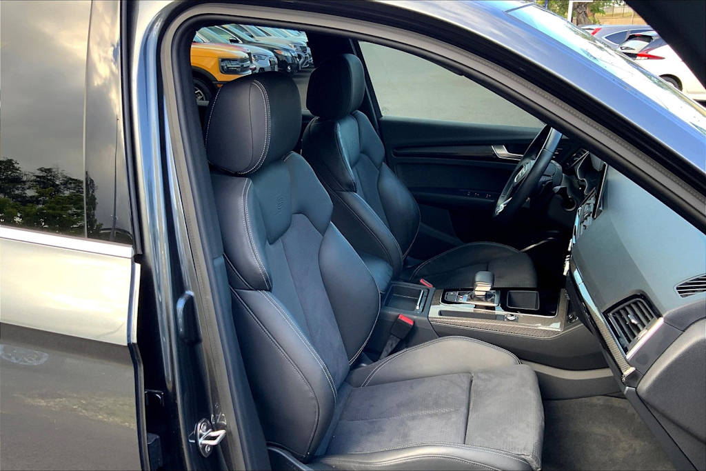 Thumbnail: 2022 Audi SQ5 - 12