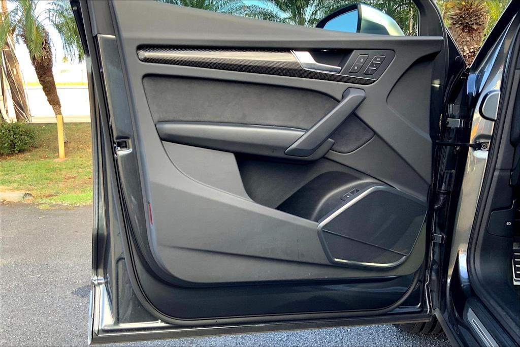 Thumbnail: 2022 Audi SQ5 - 27