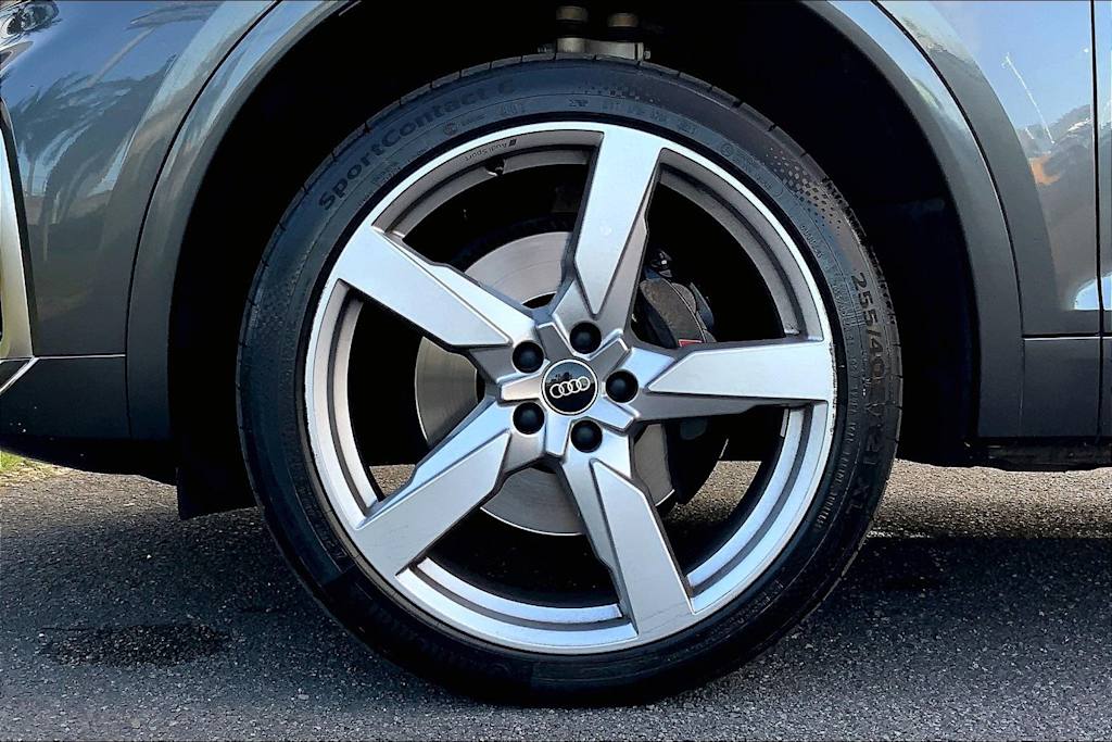 Thumbnail: 2022 Audi SQ5 - 8