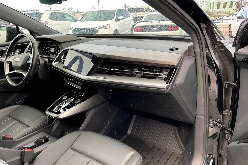 Thumbnail: 2024 Audi Q4 e-tron - 15