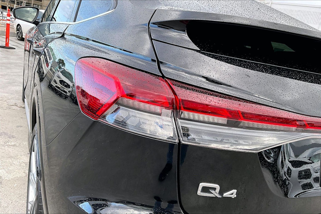 Thumbnail: 2024 Audi Q4 e-tron - 32