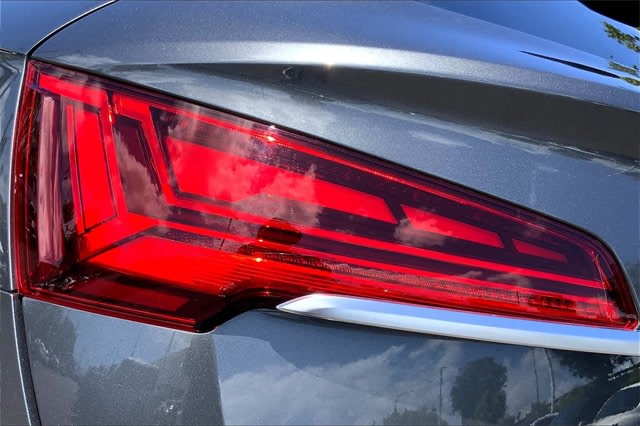 2023 Audi Q5 Premium 32