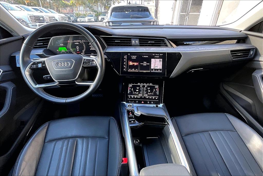 Thumbnail: 2024 Audi Q8 e-tron - 10