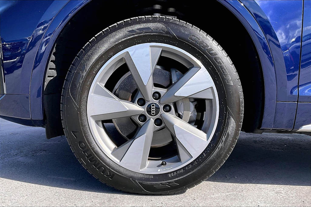 Thumbnail: 2023 Audi Q5 - 8