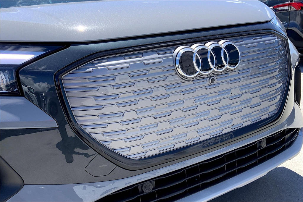 Thumbnail: 2023 Audi Q4 e-tron - 33