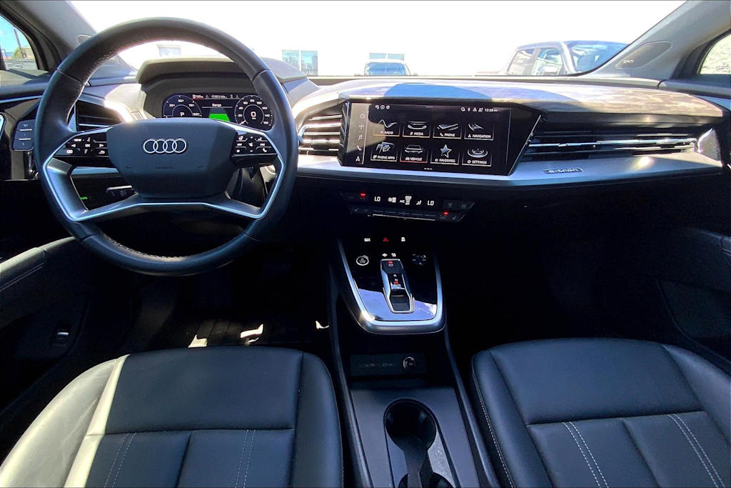 Thumbnail: 2023 Audi Q4 e-tron - 10