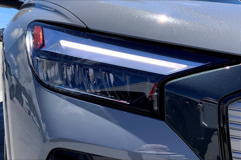 Thumbnail: 2023 Audi Q4 e-tron - 31