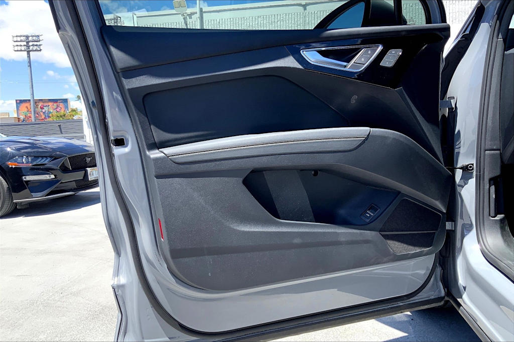 Thumbnail: 2023 Audi Q4 e-tron - 27