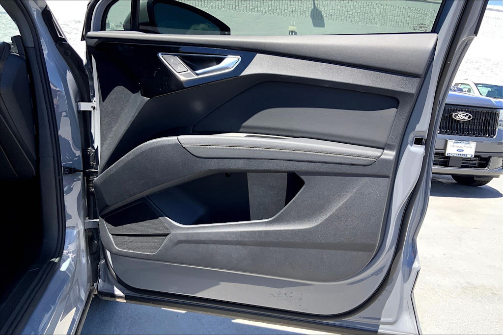 Thumbnail: 2023 Audi Q4 e-tron - 28