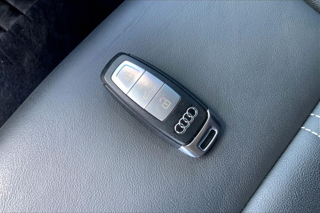 Thumbnail: 2023 Audi Q4 e-tron - 20