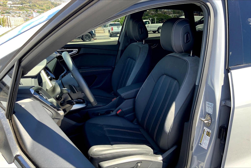 Thumbnail: 2023 Audi Q4 e-tron - 11