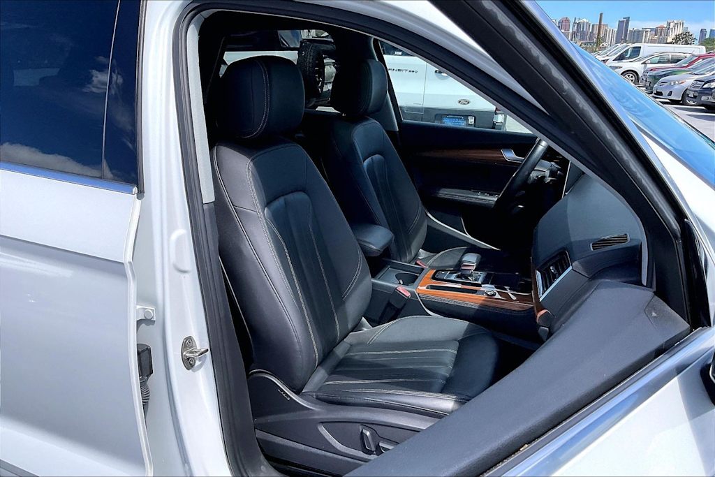Thumbnail: 2023 Audi Q5 - 11